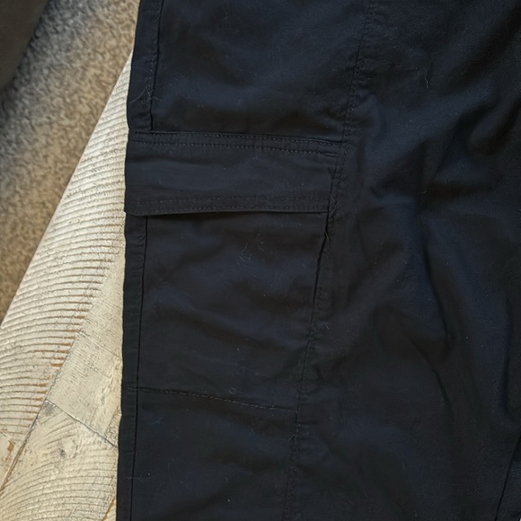 Women’s Sonoma Utility Capri Pants - Picture 2 of 4